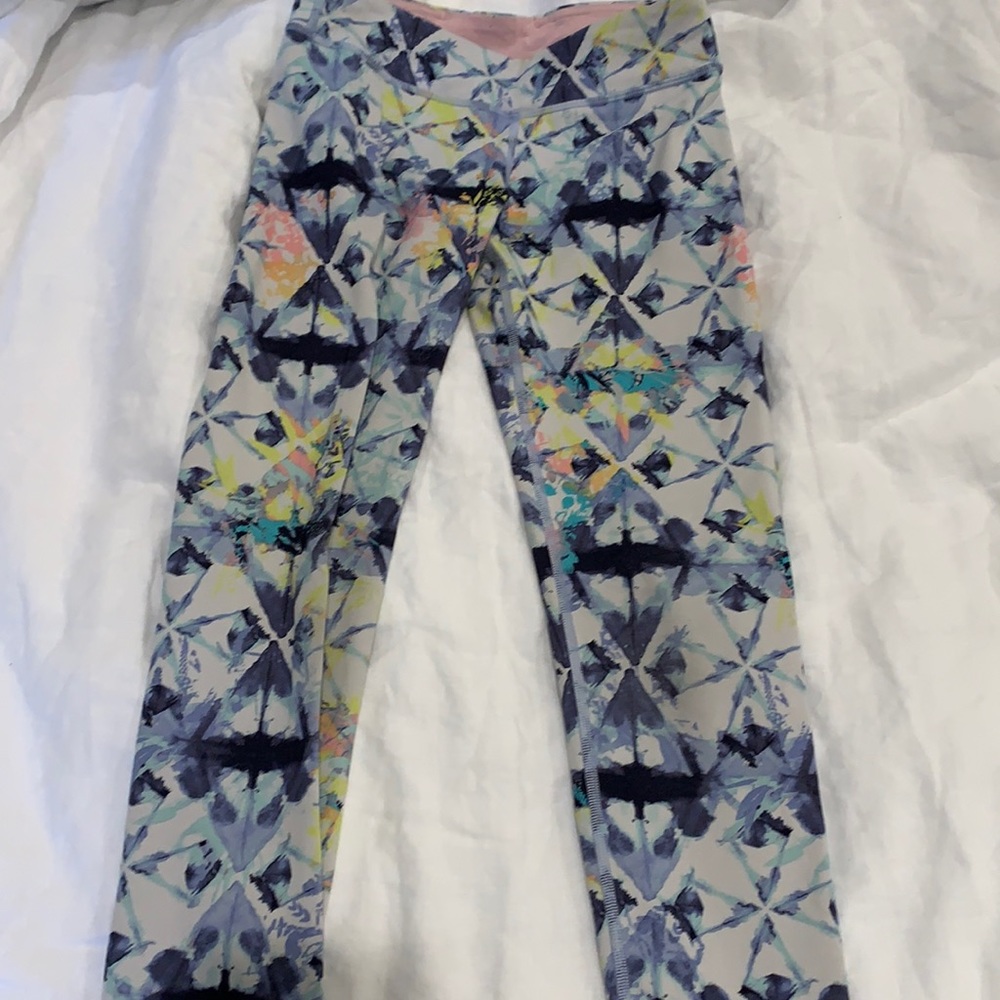 Super cute pattern size 12 ivivva pants